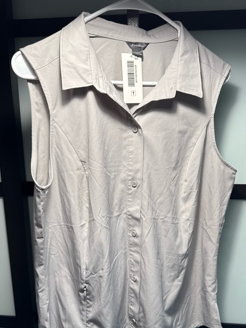 Eddie Bauer Sleeveless Button-Down Shirt in Light Gray Beige